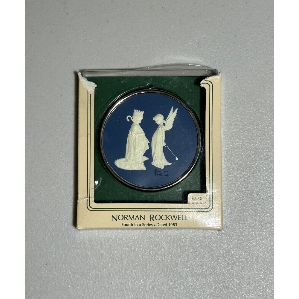 Hallmark 1983 Dress Rehearsal Norman Rockwell Cameo Christmas Ornament Xmas